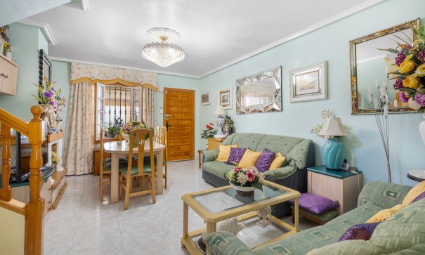 Återförsäljning - Fristående villa -
Torrevieja - Zona los Frutales