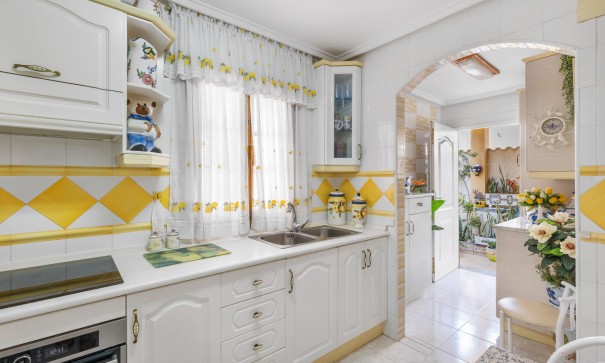 Återförsäljning - Fristående villa -
Torrevieja - Zona los Frutales