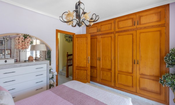 Återförsäljning - Fristående villa -
Torrevieja - Zona los Frutales