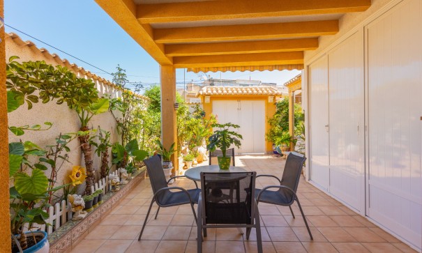 Återförsäljning - Fristående villa -
Torrevieja - Zona los Frutales