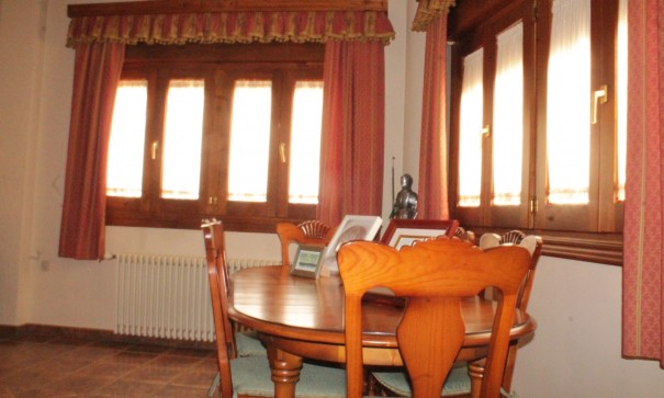 Revente - Maison de ville -
Pinoso - Pinoso Alicante