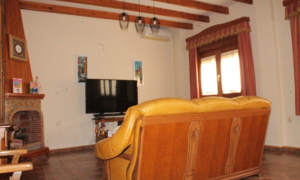 Revente - Maison de ville -
Pinoso - Pinoso Alicante