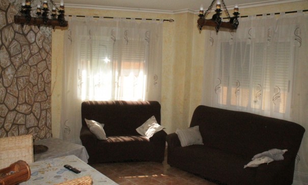 Sale - Town house -
Pinoso - Pinoso Alicante