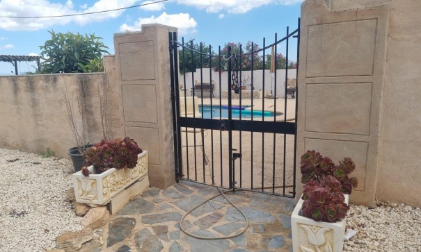 Återförsäljning - Radhus -
Lel - Lel Alicante