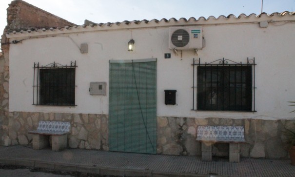 Herverkoop - Finca Landelijk pand -
Lel - Lel Alicante