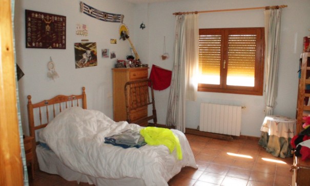 Sale - Town house -
Pinoso - Pinoso Alicante