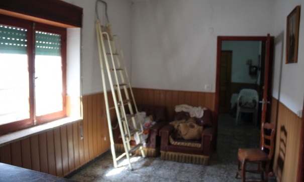 Sale - Town house -
Pinoso - calle lepanto