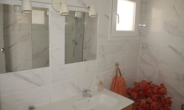 Sale - Town house -
Barbarroja - Barbarroja Alicante