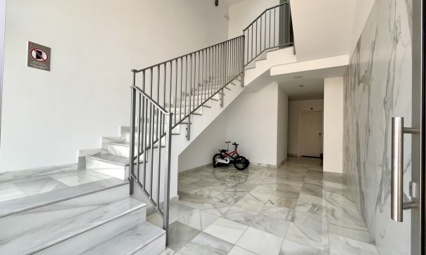 Herverkoop - Apartement Flat -
La Florida