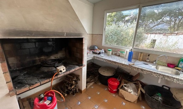 Videresalg - Finca landejendom -
Crevillente