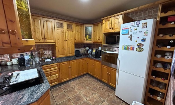 Videresalg - Finca landejendom -
Crevillente