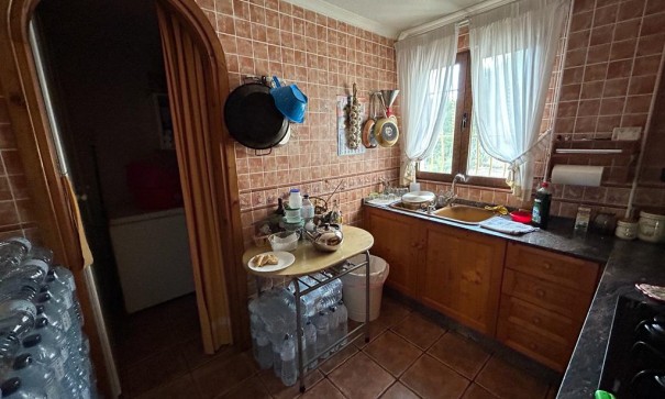 Videresalg - Finca landejendom -
Crevillente