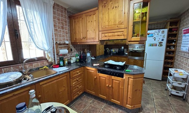 Videresalg - Finca landejendom -
Crevillente