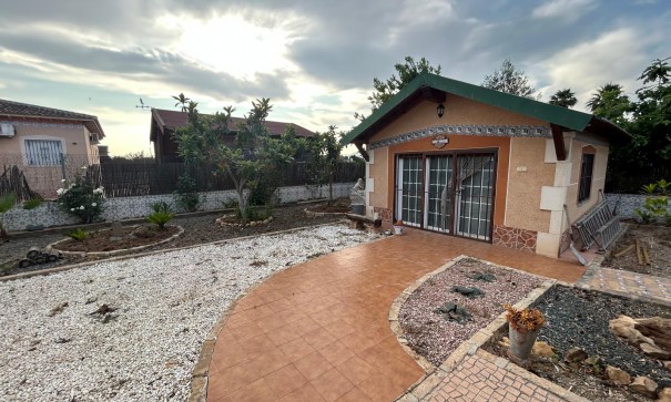 Videresalg - Finca landejendom -
Catral