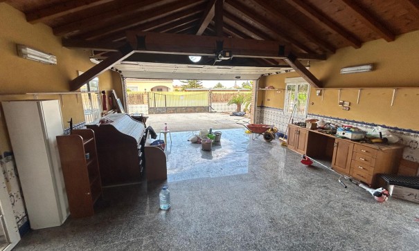 Videresalg - Finca landejendom -
Catral