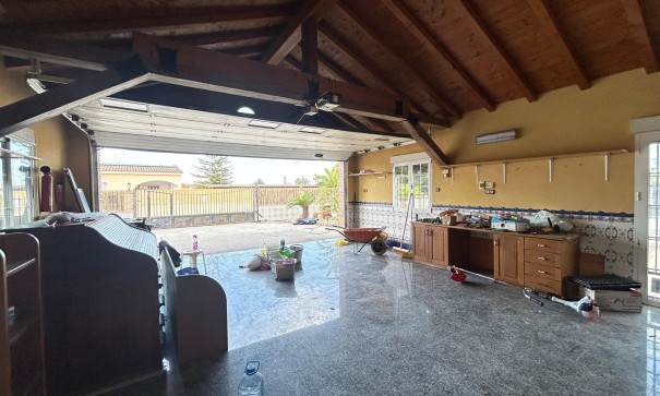 Videresalg - Finca landejendom -
Catral