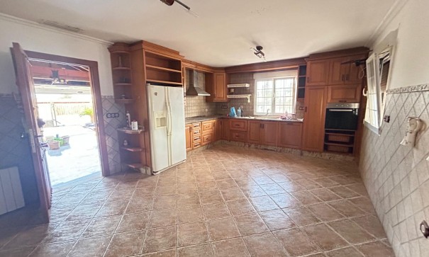 Videresalg - Finca landejendom -
Catral