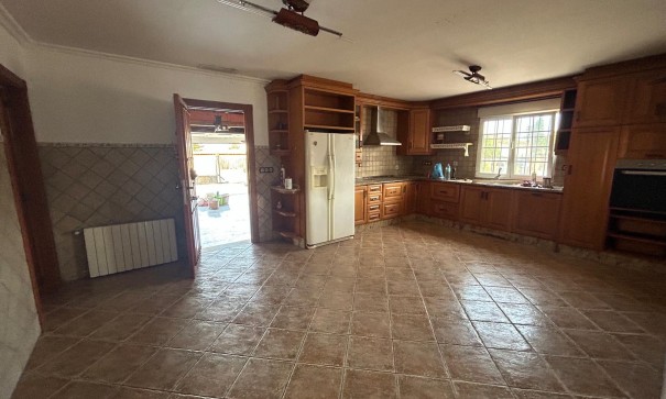 Videresalg - Finca landejendom -
Catral