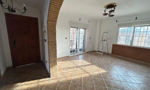 Videresalg - Finca landejendom -
Catral