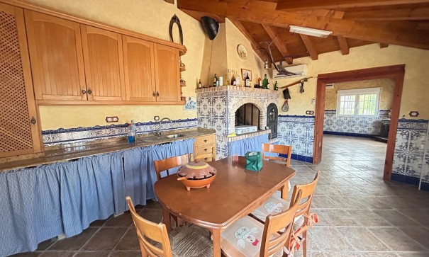 Videresalg - Finca landejendom -
Catral