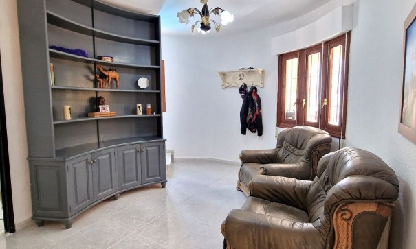 Sprzedaż - Willa wolnostojąca -
Las Filipinas