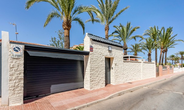Sale - Detached Villa -
Torrevieja - Rocio del mar