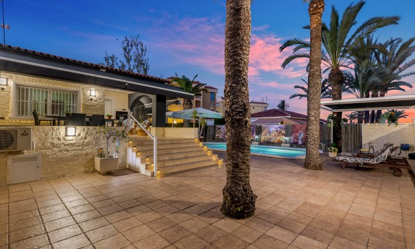 Sale - Detached Villa -
Torrevieja - Rocio del mar