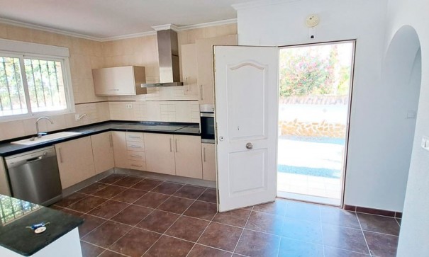 Återförsäljning - Finca lantlig egendom -
Catral - Catral - Country