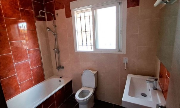 Återförsäljning - Finca lantlig egendom -
Catral - Catral - Country