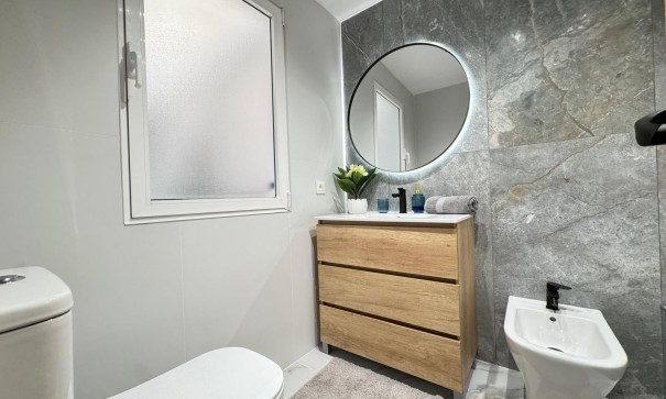 Sale - Apartment Flat -
Torrevieja - Playa de los locos