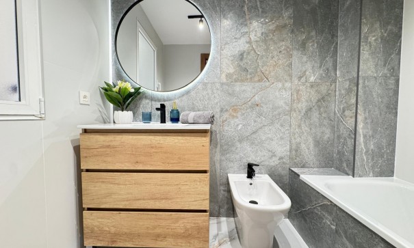 Sale - Apartment Flat -
Torrevieja - Playa de los locos