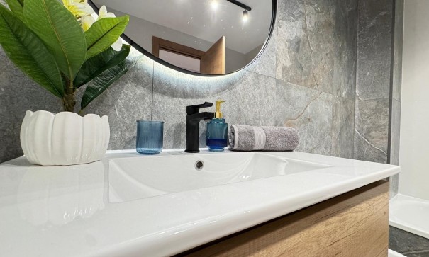 Sale - Apartment Flat -
Torrevieja - Playa de los locos