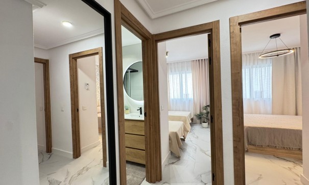 Sale - Apartment Flat -
Torrevieja - Playa de los locos