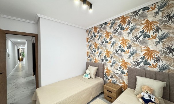 Sale - Apartment Flat -
Torrevieja - Playa de los locos