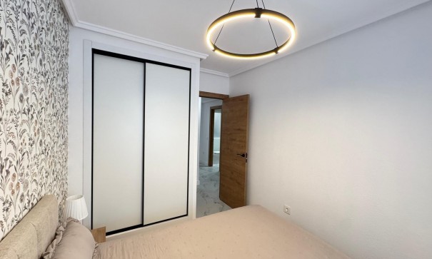 Sale - Apartment Flat -
Torrevieja - Playa de los locos