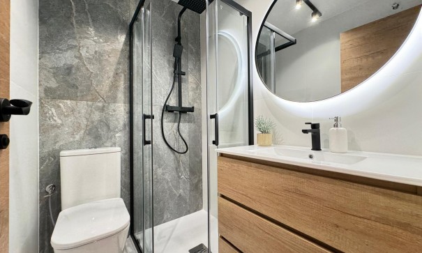 Sale - Apartment Flat -
Torrevieja - Playa de los locos