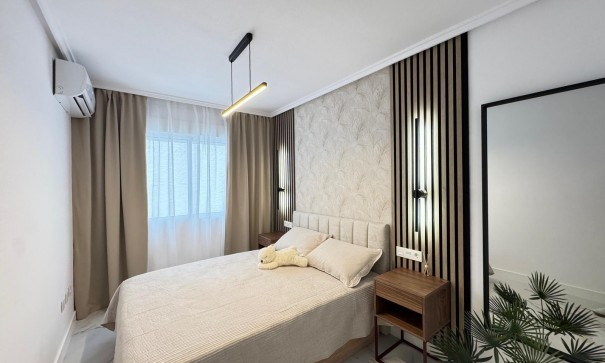 Sale - Apartment Flat -
Torrevieja - Playa de los locos