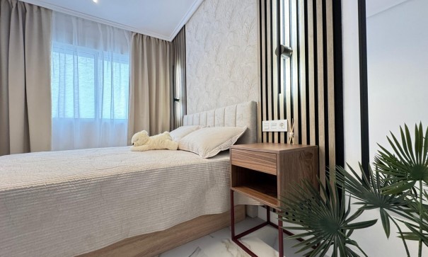 Sale - Apartment Flat -
Torrevieja - Playa de los locos