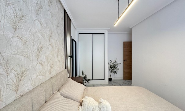 Sale - Apartment Flat -
Torrevieja - Playa de los locos