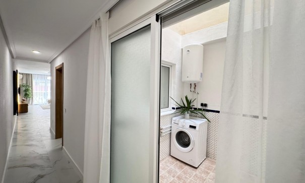 Sale - Apartment Flat -
Torrevieja - Playa de los locos