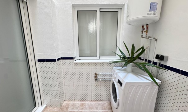 Sale - Apartment Flat -
Torrevieja - Playa de los locos