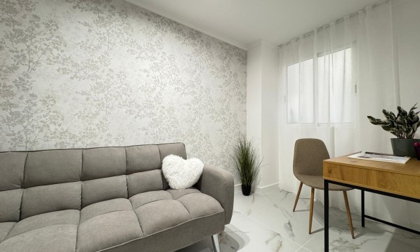 Sale - Apartment Flat -
Torrevieja - Playa de los locos