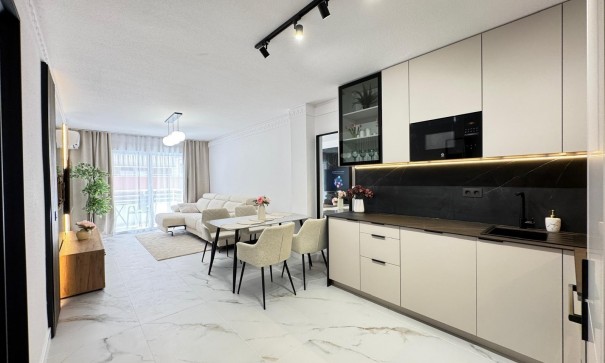 Sale - Apartment Flat -
Torrevieja - Playa de los locos