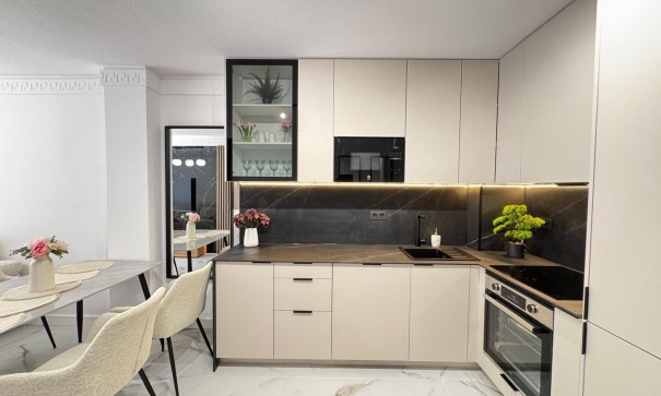 Sale - Apartment Flat -
Torrevieja - Playa de los locos