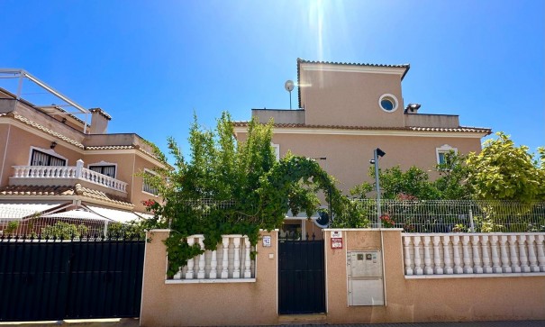 Återförsäljning - Fristående villa -
Orihuela Costa - La Regia