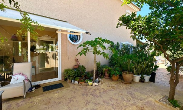 Återförsäljning - Fristående villa -
Orihuela Costa - La Regia