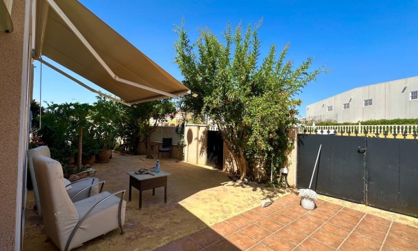 Återförsäljning - Fristående villa -
Orihuela Costa - La Regia