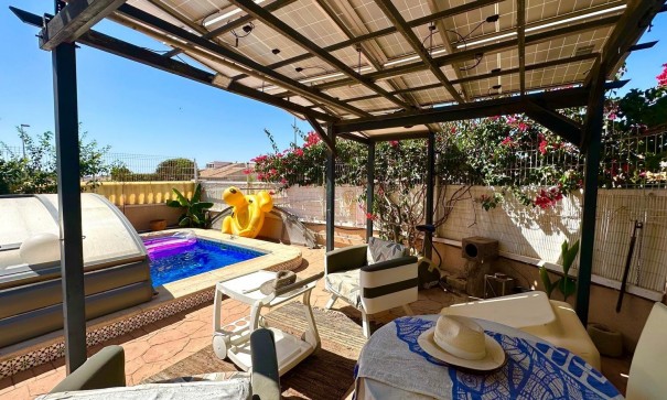 Återförsäljning - Fristående villa -
Orihuela Costa - La Regia