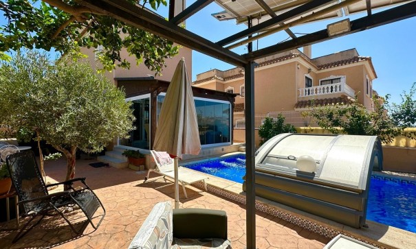 Återförsäljning - Fristående villa -
Orihuela Costa - La Regia