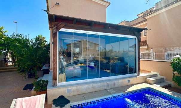 Återförsäljning - Fristående villa -
Orihuela Costa - La Regia